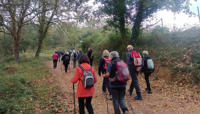 Vildrau Tornen les caminades gratuïtes adreçades a majors de 60 anys durant la primavera amb un nou sistema d’inscripció